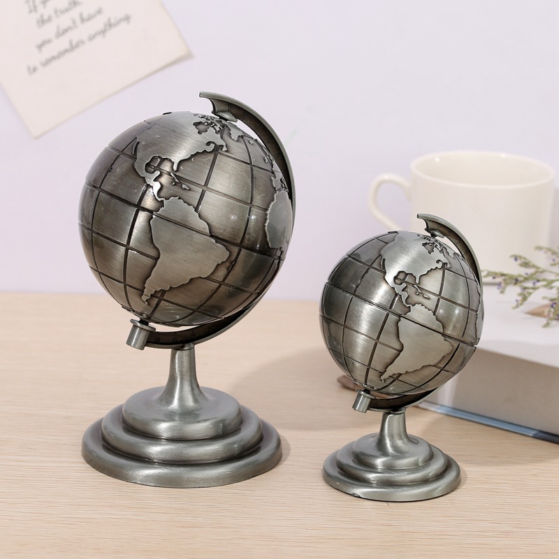 Figurina Globo Vintage in Lega - Office Furniture World recensione e prezzo